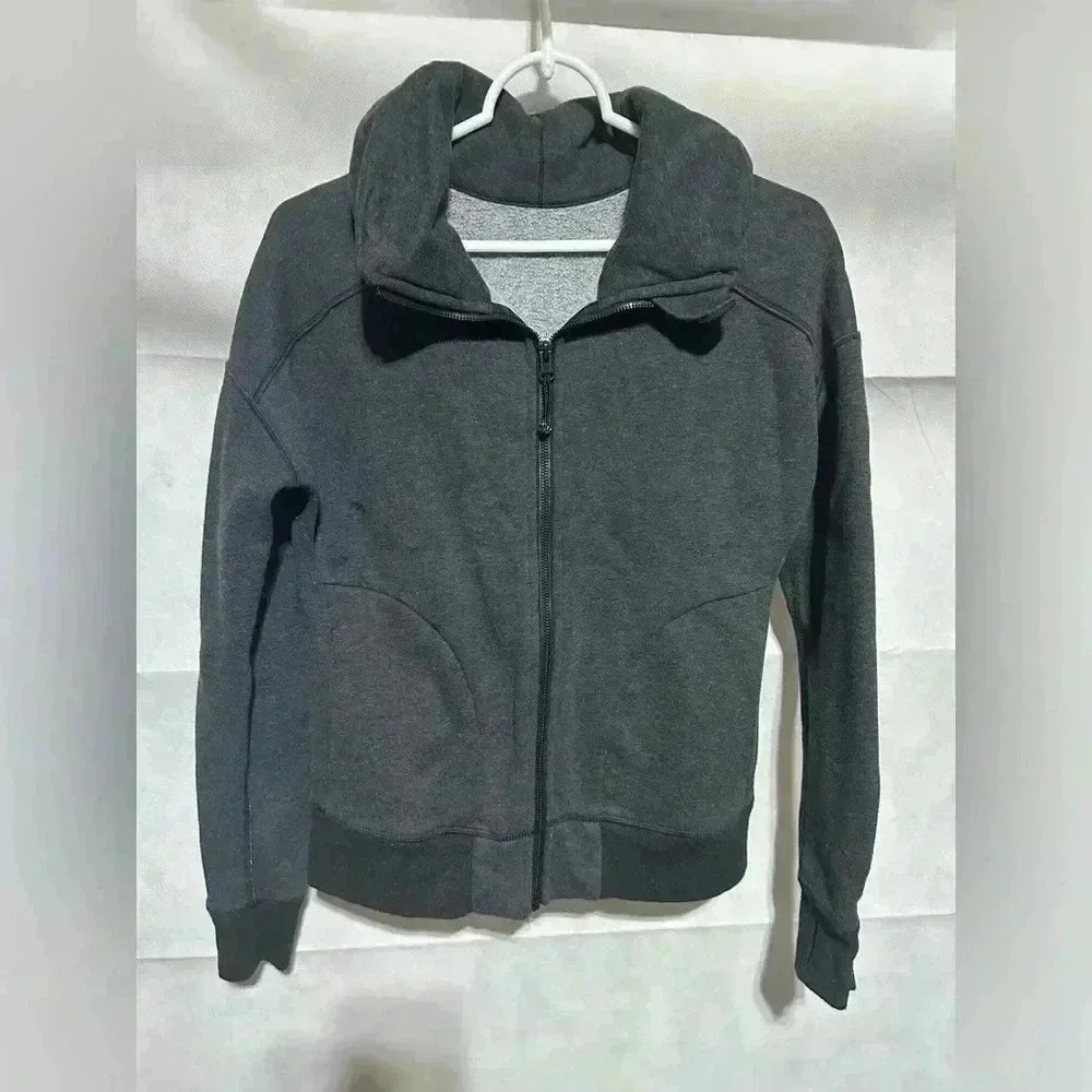 Lululemon Women's Size 4 Charcoal Gray Hug it Out Fleece Jacket Zip Up Logo EUC!
